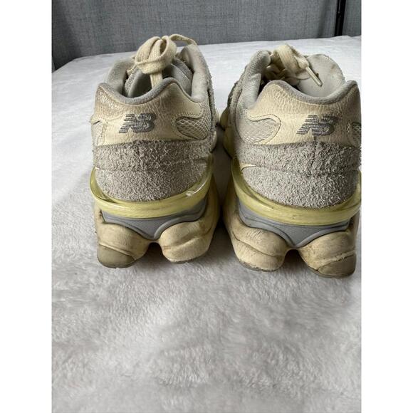 New Balance 9060 Quartz Grey Mens Sneakers Size 9 D U9060HSA - Picture 5 of 9